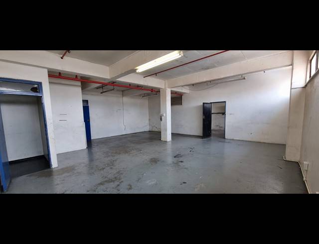 6,393M² WAREHOUSE FOR SALE IN PARK CENTRAL